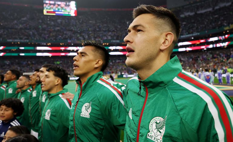 Gänsehaut-Hymne im Aztekenstadion