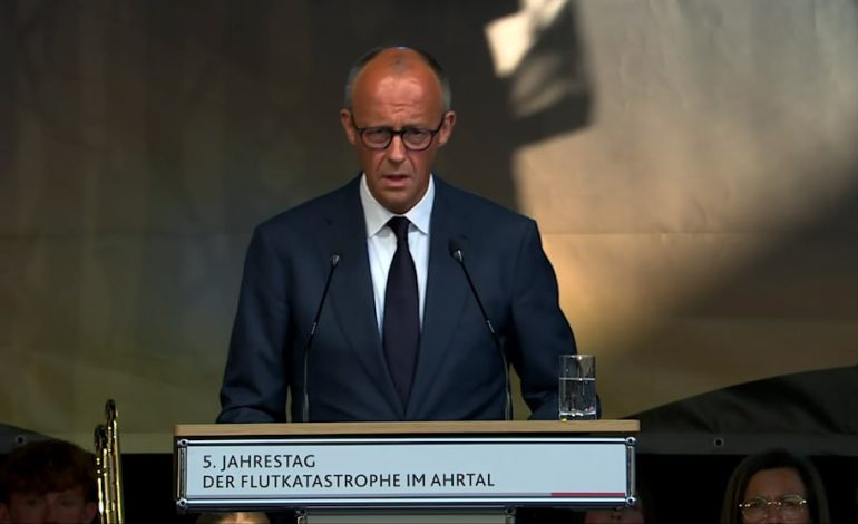Merz wird emotional im Ahrtal: „Keinen Schutzbedürftigen schutzlos lassen“