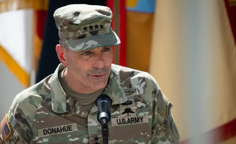 Pentagon Restrukturiert Führung: General Donahue Verabschiedet Sich aus Wiesbaden