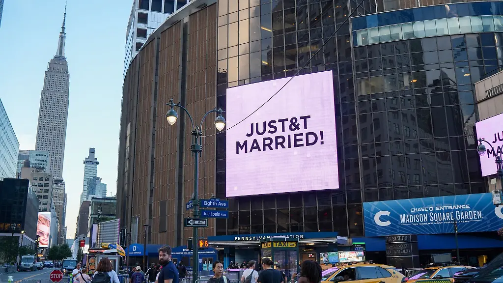 Künstler verkauft Müll von Taylor Swifts Hochzeit