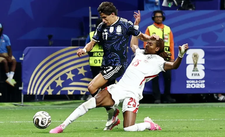 Spence rettet in letzter Sekunde – England jubelt