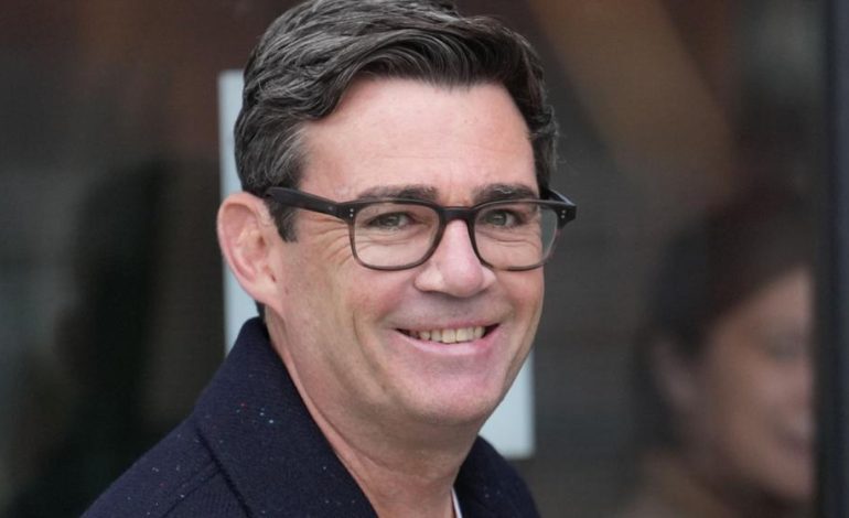 Burnham wird neuer Labour-Chef und Premierminister