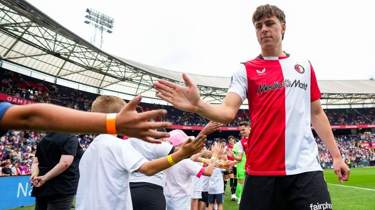 VfB Stuttgart verpflichtet Leo Sauer aus Rotterdam