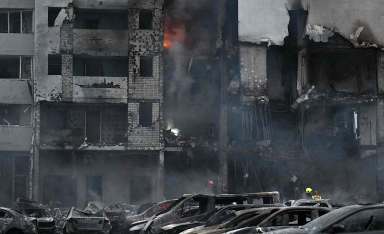 Russische Angriffe auf die Ukraine verschärfen sich vor Nato-Gipfel