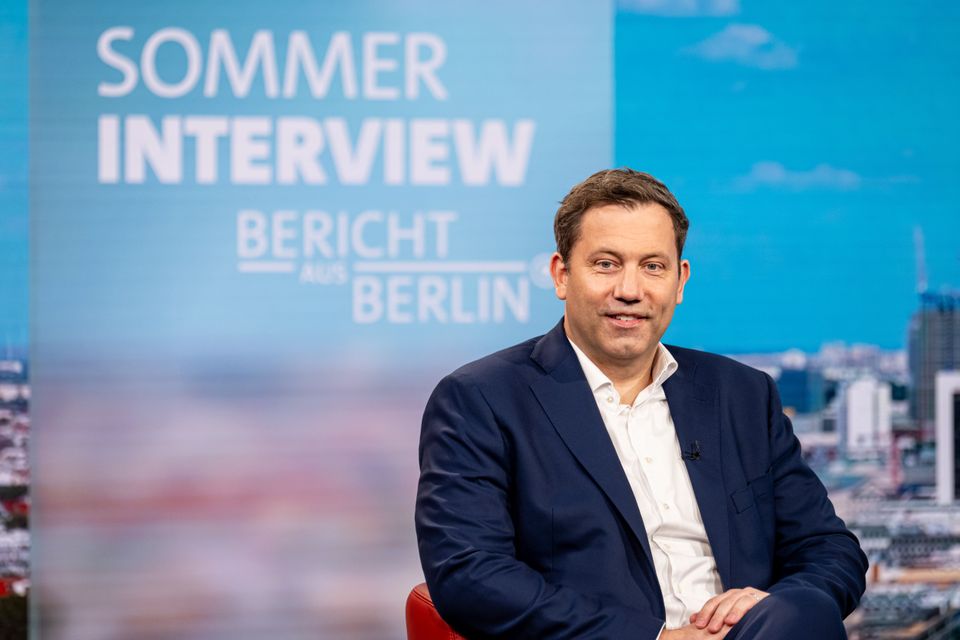 Lars Klingbeil über Reformen und Arbeitsunfähigkeitsbescheinigungen