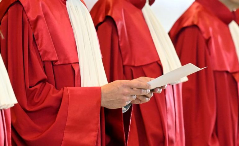 Abgeordnetenrechte: Störung durch beschleunigte Gesetzgebung
