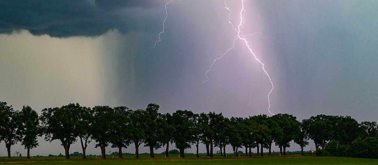 Deutschland erleidet neue Hitzewelle: Wärmerekorde und Unwetter