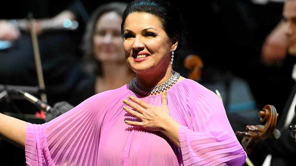 Operndiva Anna Netrebko muss aufgrund von Erschöpfung Auftritte absagen