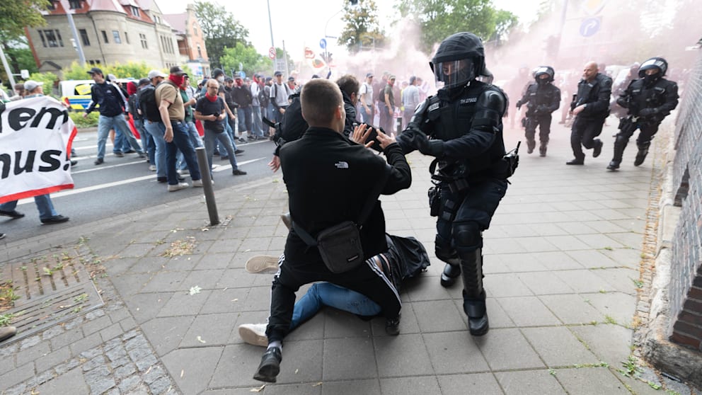 Gewaltiger Angriff auf Journalisten in Erfurt enthüllt Hass auf Gegensätze