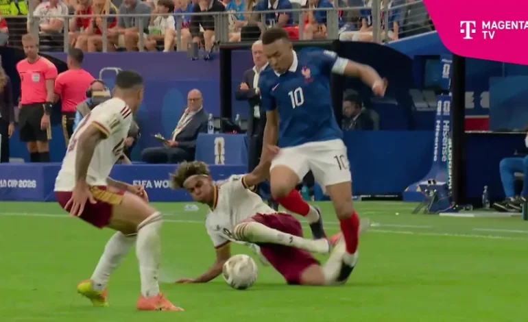 Hartes Foul im WM-Halbfinale: Yamal bringt Mbappé zu Fall
