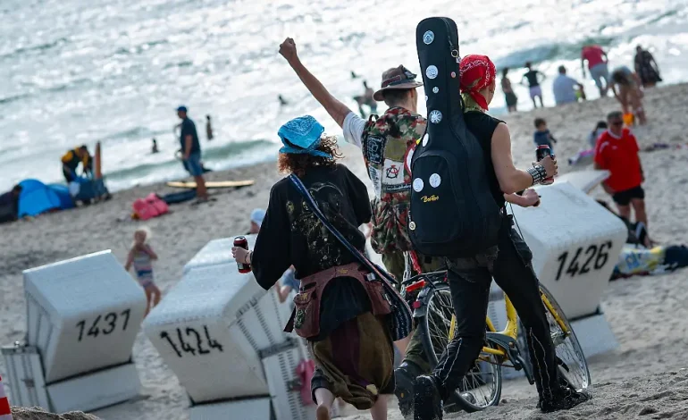 Landkreis Nordfriesland strebt Verhinderung des Punk-Protestcamps auf Sylt an