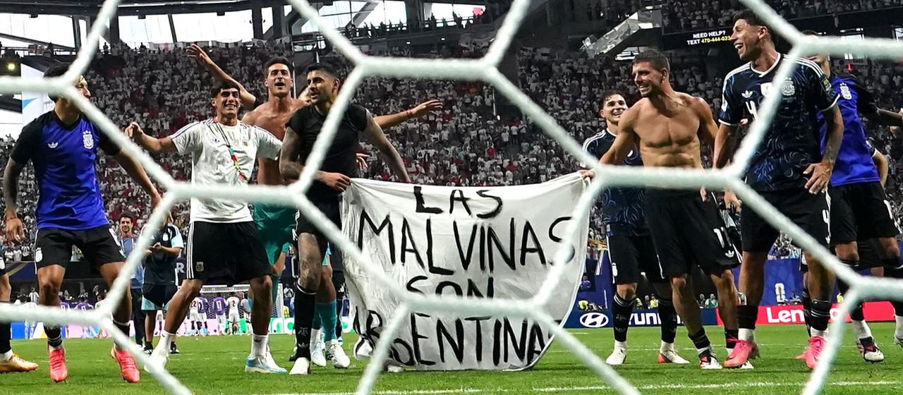 Politisches Zeichen beim WM-Halbfinale: Argentinische Spieler fordern Falkland-Inseln zurück