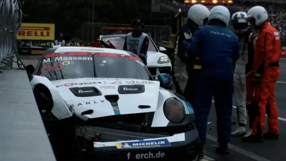 Start des Porsche Carrera Cup am Norisring: Zwischenfälle und Meisterschaftskampf