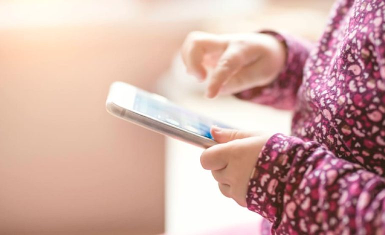 Überwachungsmaßnahmen gegen Pädokriminelle in sozialen Medien