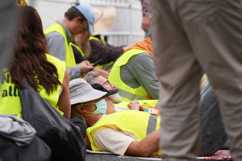 Proteste gegen AfD-Parteitag: Zwischen friedlichem Protest und Gewalt