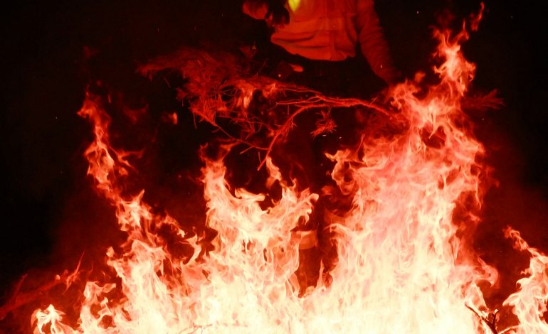 Feuerwehreinsatz in extremen Waldbrandgebieten