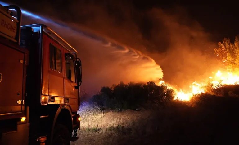 Feuer und Hitze in Südfrankreich und Italien: Waldbrände und Dürre