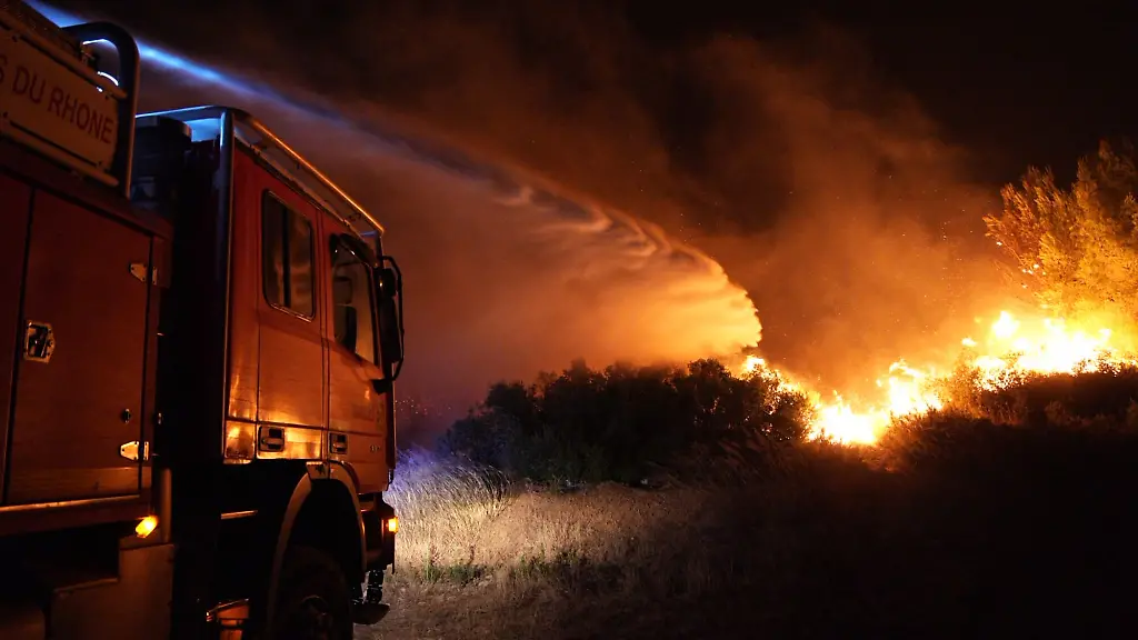 Feuer und Hitze in Südfrankreich und Italien: Waldbrände und Dürre