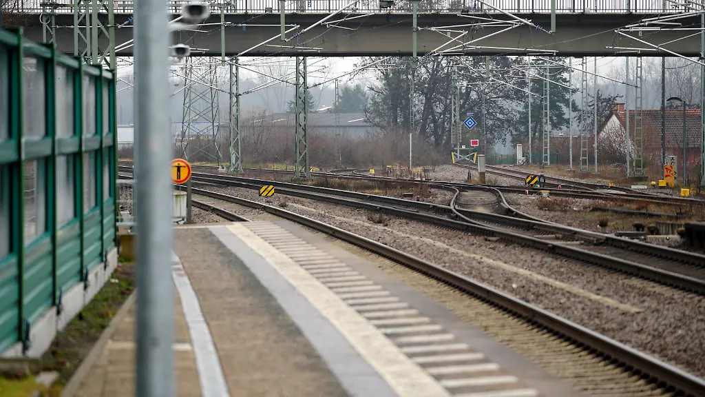 Streit bei Fahrscheinkontrolle führt zu schwerem Unfall