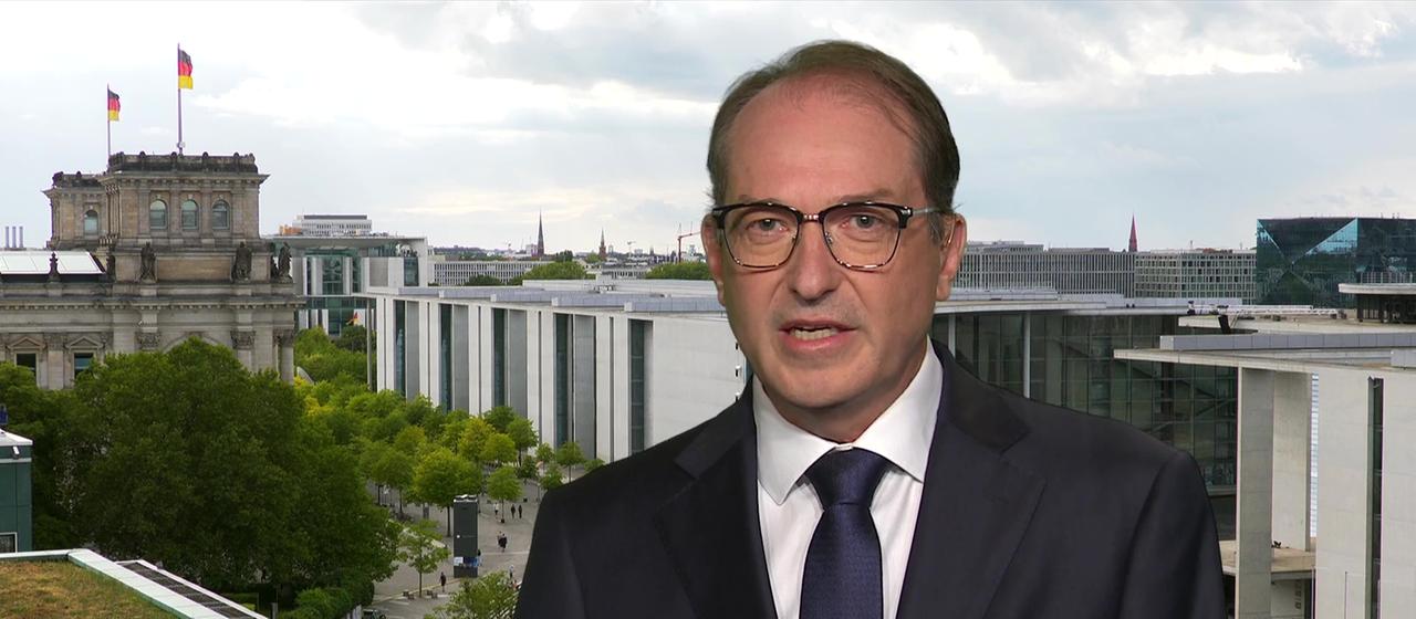 Dobrindt fordert strengere Maßnahmen gegen Gefährder