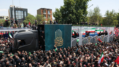 Iran: Trauerzüge und politische Spannungen nach Chameneis Tod