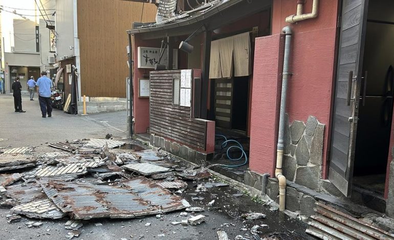 Schweres Erdbeben erschüttert Kyushu in Japan