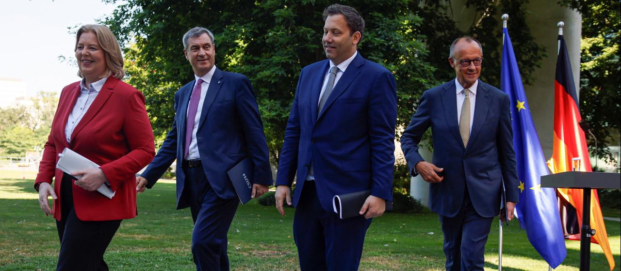 Koalition stellt Reformpläne vor: Ein Akt der Einheit und Entschlossenheit