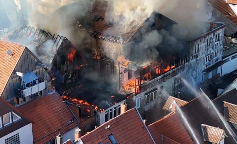 Historische Fachwerkhäuser in Hessen in Flammen