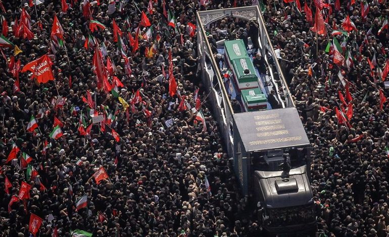 Trauerfeierlichkeiten für Ali Chamenei in Iran