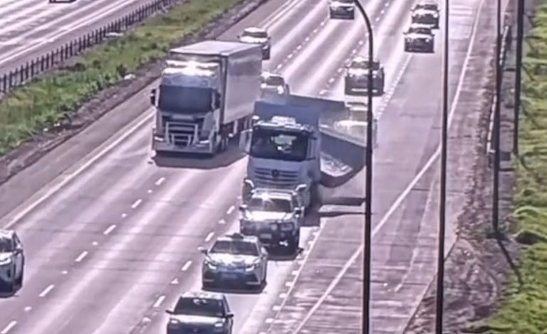 Gefährliches Manöver auf australischem Highway
