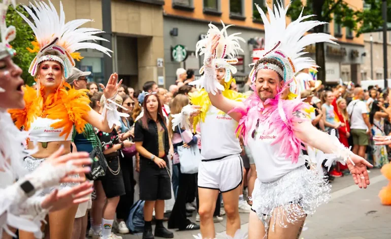 Gemeinschaftsbedürfnis beim Kölner CSD