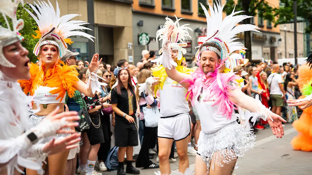 Gemeinschaftsbedürfnis beim Kölner CSD