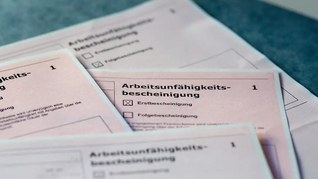 Diskussion um Krankschreibungen: Neue Vorschläge und Kritik