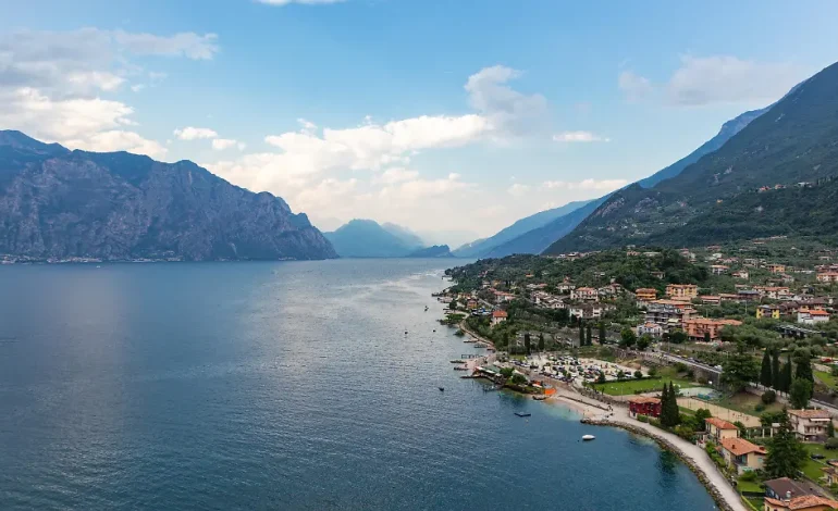 Tödlicher Gleitschirmunfall am Gardasee: Deutscher stirbt