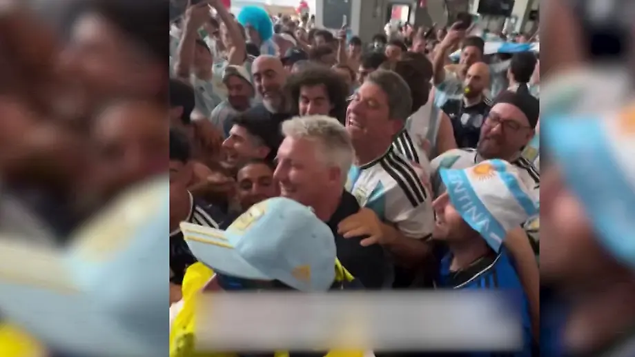 Versöhnung mit Bastian Schweinsteiger: Argentinische Fans vergeben WM-Schulden