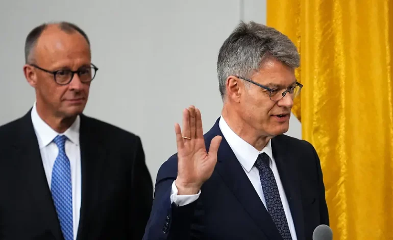 Scharfe Kritik an Merz wegen Personalentscheidung zu Schnieder