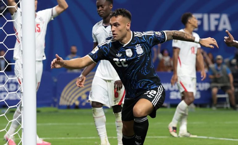 Argentinien triumphiert im spannenden WM-Halbfinale