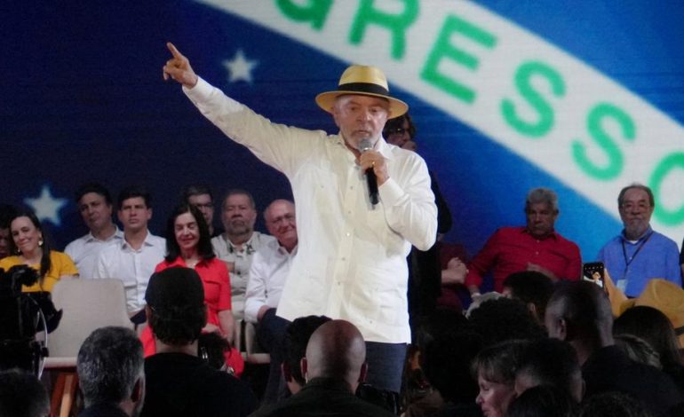 Wahlen in Brasilien: Lula da Silva kandidiert erneut