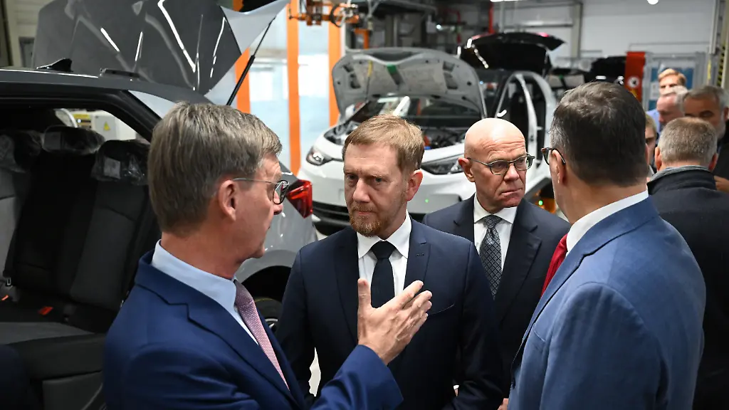 Diskussion über längere Arbeitszeiten bei VW in Zwickau