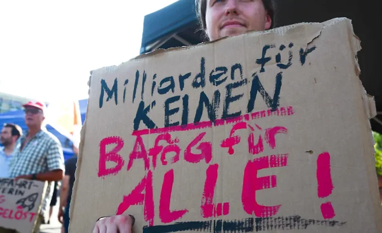 Zahl der Bafög-Empfänger auf historischem Tiefpunkt