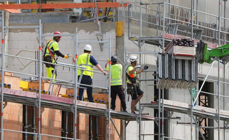 Fachkräftemangel: Engpassberufe und der Beitrag ausländischer Arbeitskräfte