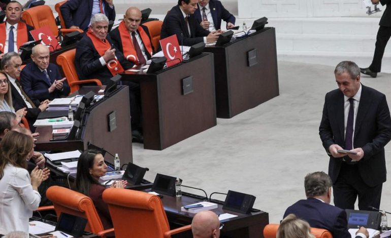 Türkisches Parlament beschließt Gesetz für Friedensprozess mit der PKK