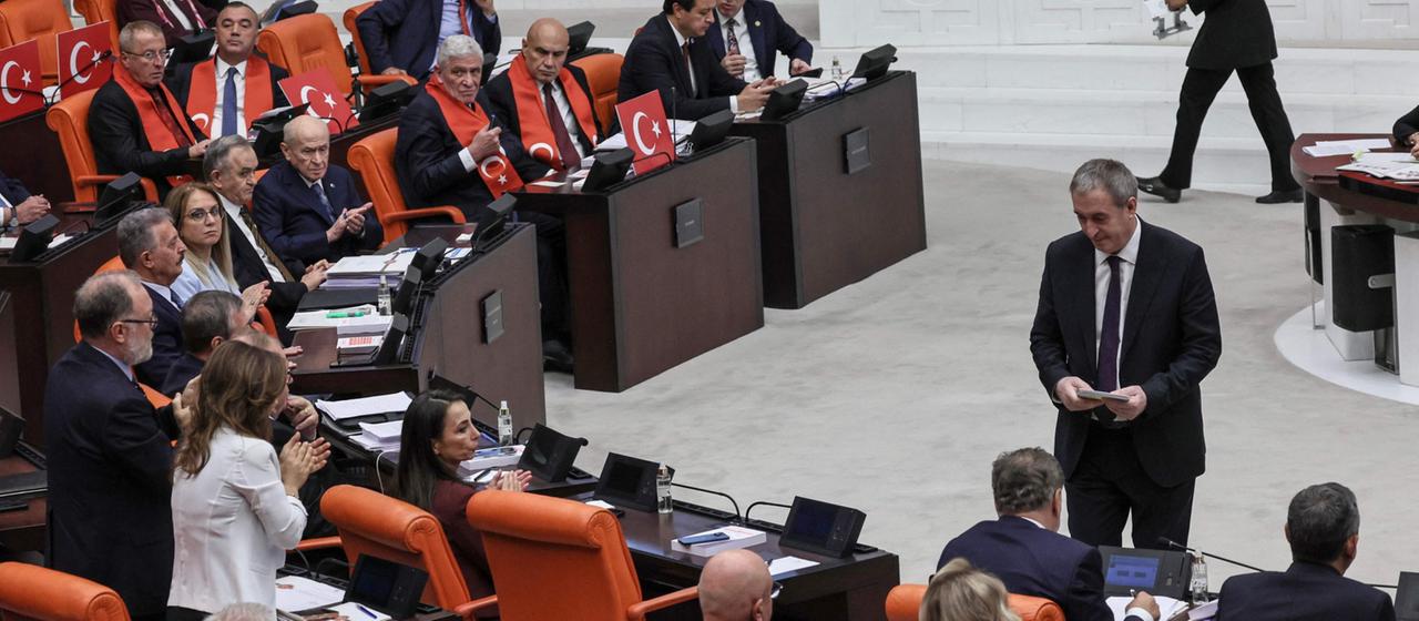 Türkisches Parlament beschließt Gesetz für Friedensprozess mit der PKK