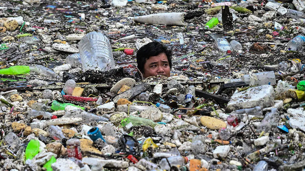 Heftige Regenfälle verursachen Müllchaos in Manila