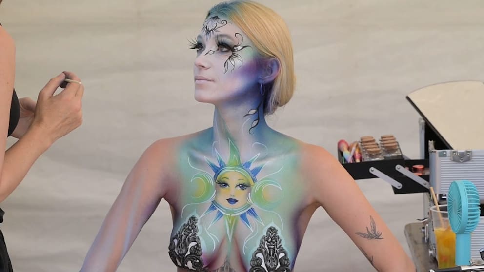 Faszinierende Kunstwerke beim Bodypainting-Festival in Heringsdorf