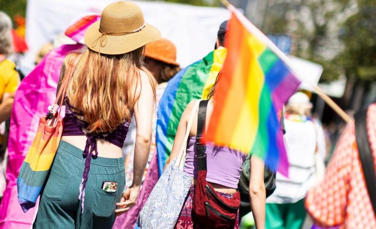 Großer Zulauf bei CSD-Demos nach Anschlag in Berlin