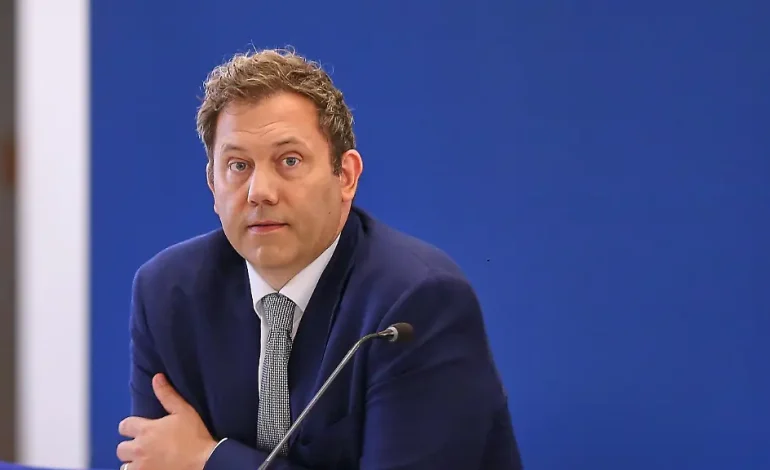 Klingbeil passt Einkommensteuerreform an