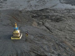 Geistesgegenwärtiger Schulleiter rettet 900 Kinder vor Flut in Nepal