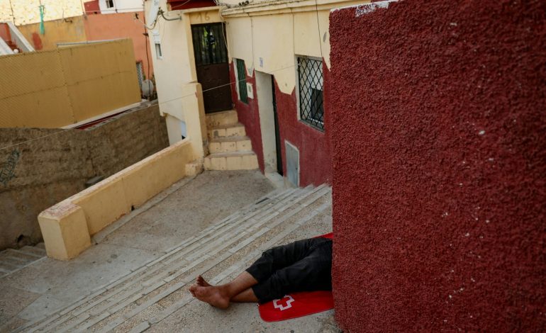 Lebensmittelverteilung in Ceuta: Ein Lichtblick für marokkanische Migranten