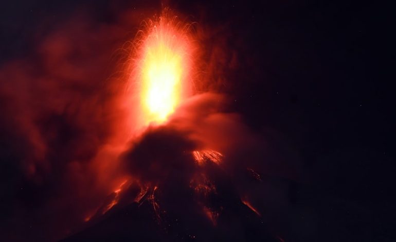 Vulkanausbruch Fuego in Guatemala zwingt Hunderte zur Flucht